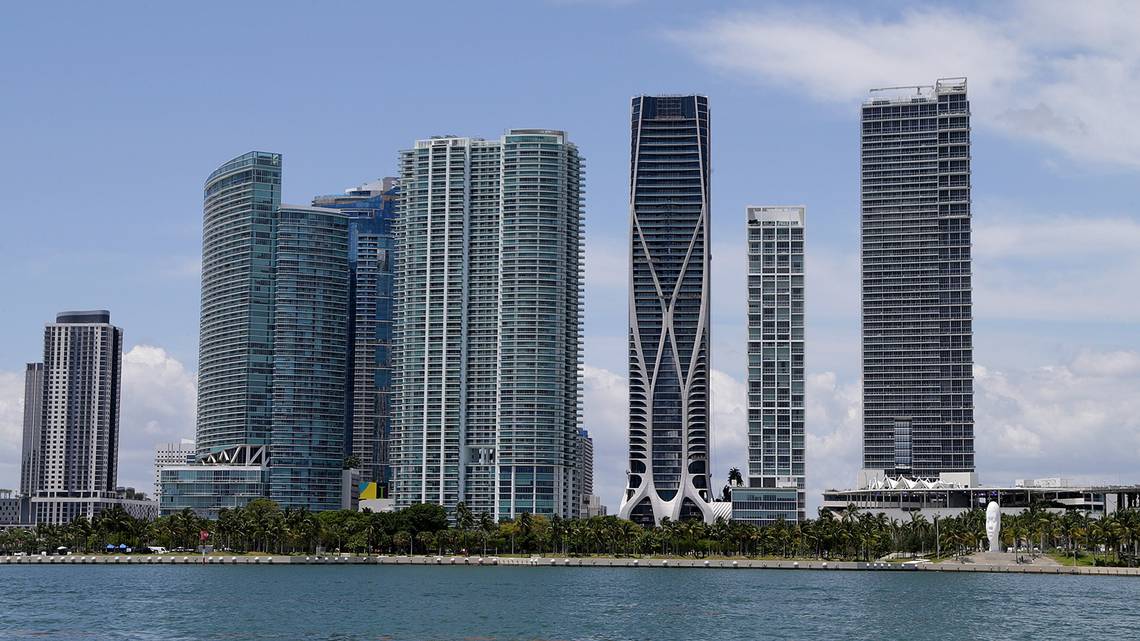 Chinese buying real estate in Miami